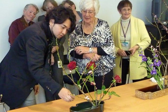 Tokyo Ikebana, Japanese Traditional Flower Arrangement Experience - The opening lesson: form, angle, and meaning