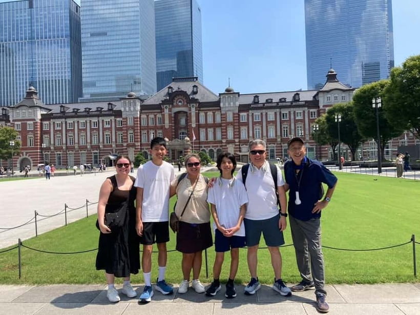 Tokyo: Imperial Palace East Gardens and Tokyo Station Tour - Ote-mon Gate and the Hyakunin Bansho Guardhouse