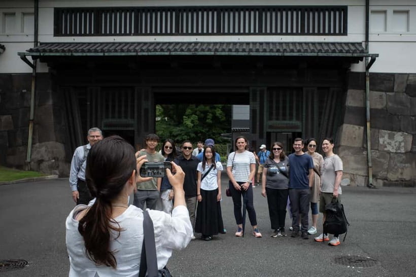 Tokyo: Imperial Palace East Gardens Walking Tour - Walking through the former Honmaru compound