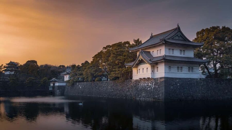 Tokyo Imperial Palace Walking Tour with Expert Guide - Key points to know before you book