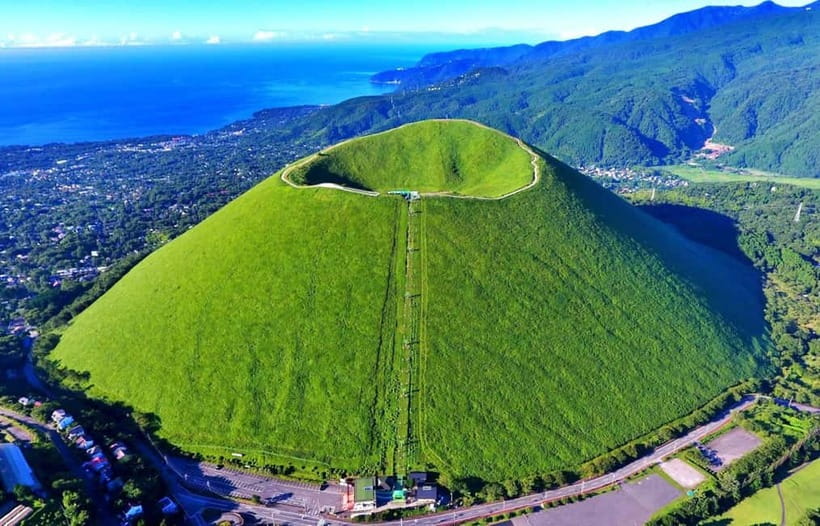 Tokyo: Izu Scenic Oceanview Train, Volcano, Coast Day Trip - Riding the Resort 21 beside the Pacific