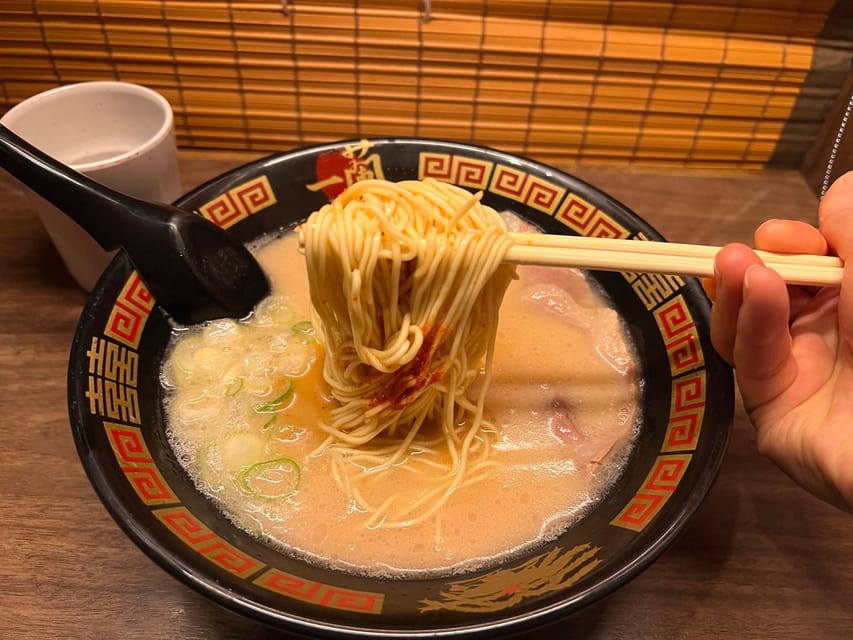 Tokyo: Japanese anime stores with ramen lunch in Shibuya - A short route with room for personal interests