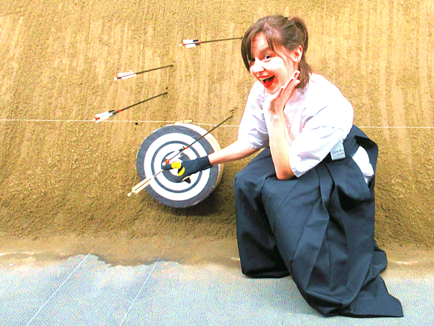 Tokyo: Japanese Archery (Kyudo) Experience - Dressing in the dōgi and choosing your equipment