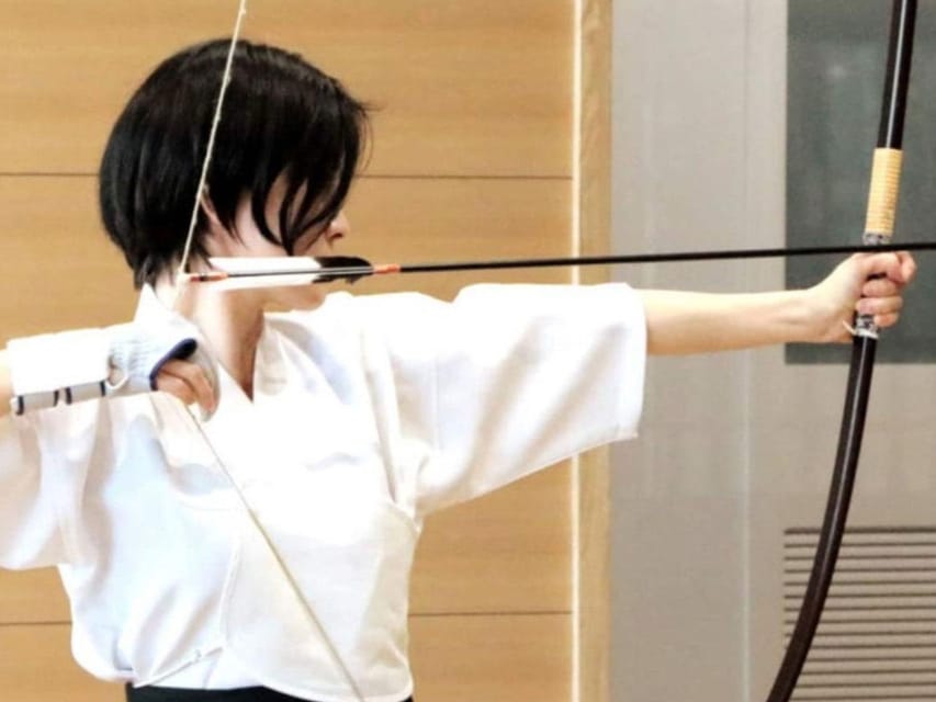 Tokyo: Japanese Archery (Kyudo) Experience - Learning the shooting form step by step