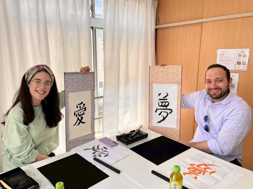 Tokyo: Japanese Calligraphy Lesson with Skilled Instructor - Key points to know before booking