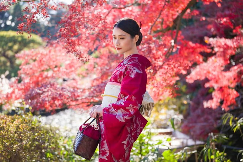 Tokyo: Kimono Experience in Shinjuku Gyoen National Garden - Exploring Shinjuku Gyoen in traditional dress