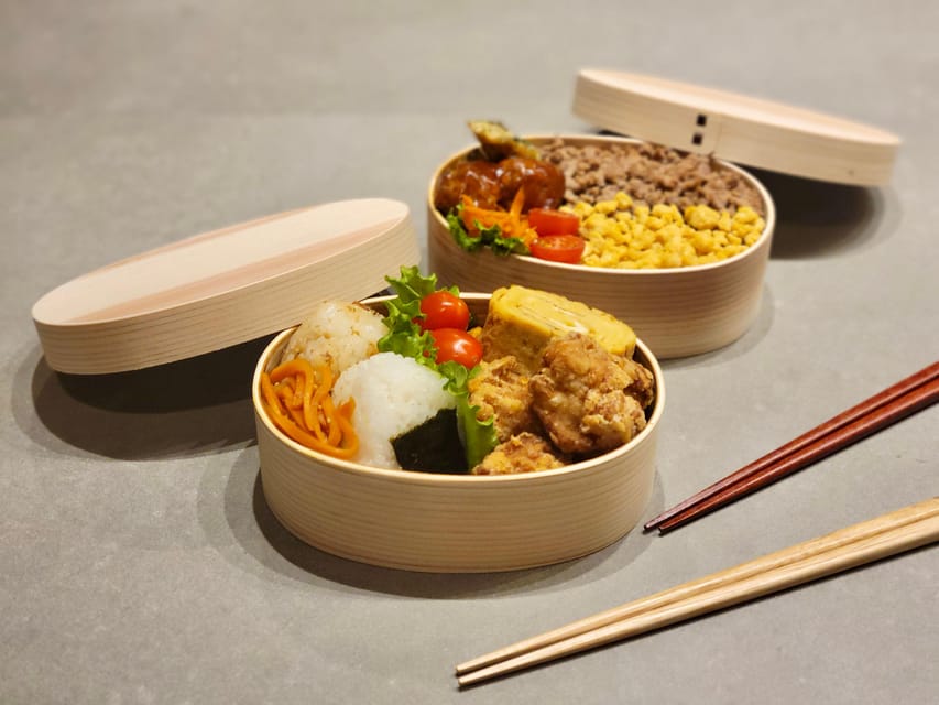Tokyo: Learnt to cook Bento, Oyakodon and More! - Making dashi, the quiet foundation of the meal