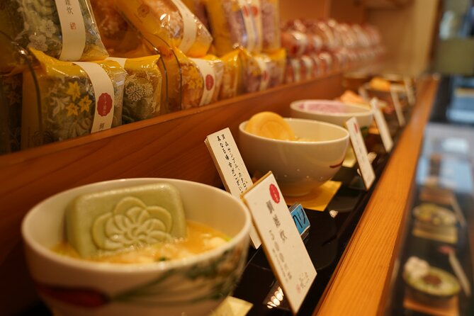 Tokyo: Local Foodie Adventure near Roppongi - Five tastes, with a changing menu