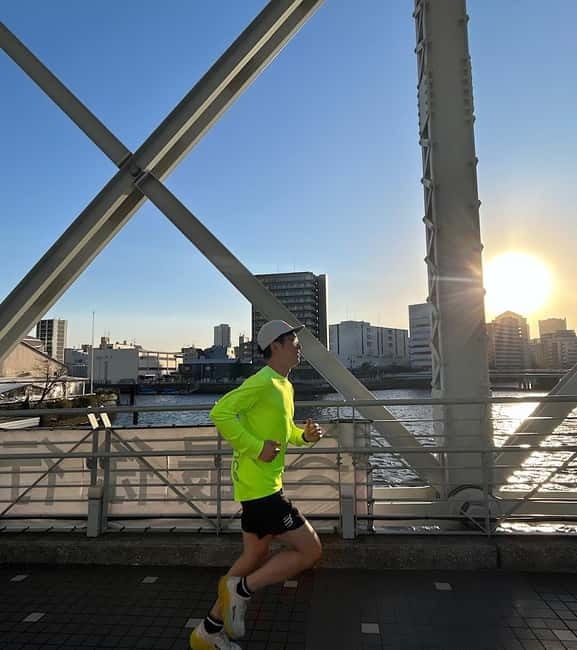 Tokyo : Local Secret "Gym" Running tour - The guide and the local explanation