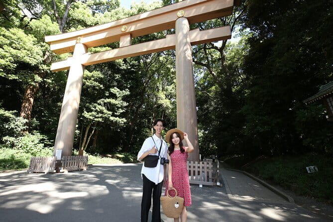 Tokyo: Locals Secret Shrine Tour // Walk with a Guide - What the guide adds to the experience