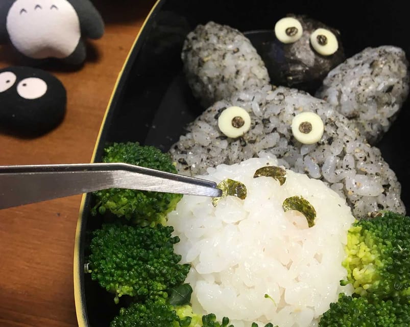 Tokyo: Making a bento box with cute character look - Building Your First Character Bento