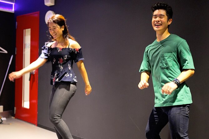 Tokyo Morning Shuffle Dance & Breakfast with a TikTok Star - Starting at 9:30 in Shinjuku