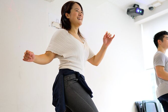Tokyo Morning Shuffle Dance & Breakfast with a TikTok Star - Filming your progress in 4K