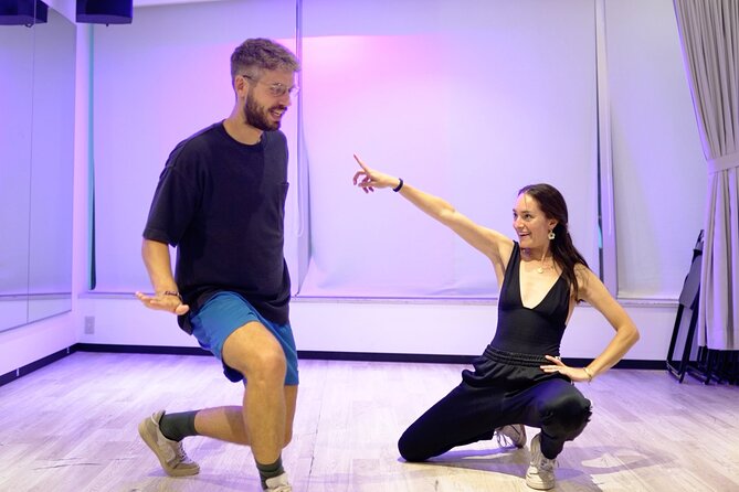 Tokyo Morning Shuffle Dance & Breakfast with a TikTok Star - A gentle start for complete beginners