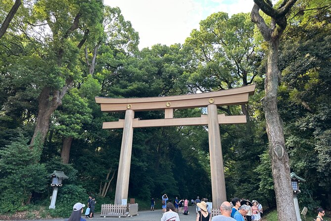 Tokyo Morning Tour: Asakusa, Meiji Shrine and Tsukiji Fish Market - Senso-ji and Asakusa: finishing among old Tokyo landmarks