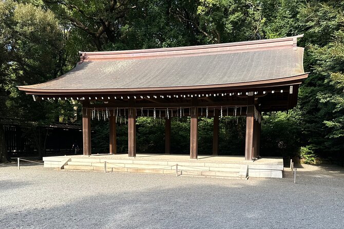 Tokyo Morning Tour: Asakusa, Meiji Shrine and Tsukiji Fish Market - The guide makes the biggest difference