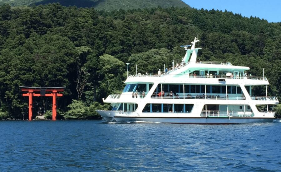 Tokyo:Mount Fuji ,Hakone & Lake Ashi Cruise Trip with Lunch. - Lake Yamanaka and the swan-shaped boat
