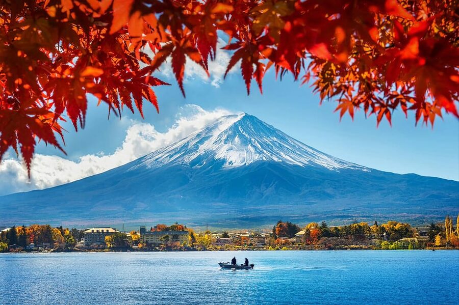 Tokyo: Mt. Fuji and Hakone tour with English Speaking Driver - Climbing to Chureito Pagoda