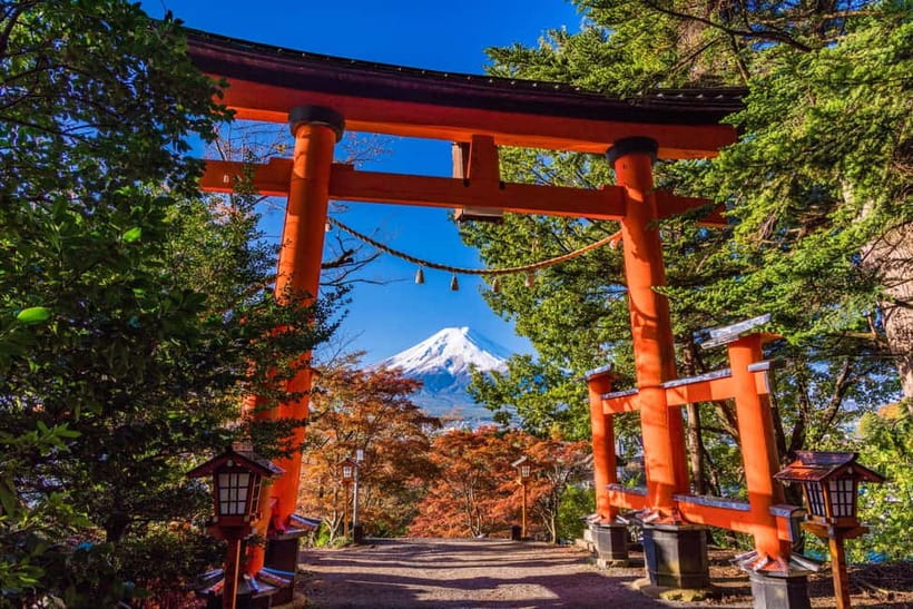 Tokyo: Mt. Fuji, Hakone, Arakura Fuji Sengen w/ Ramen Making - The 25-minute pirate ship cruise on Lake Ashi