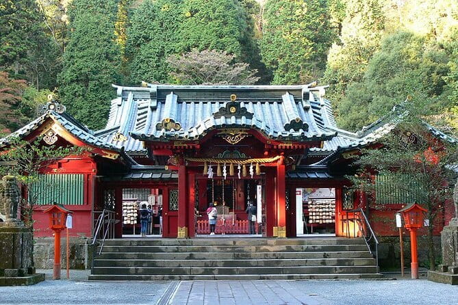 Tokyo Mt. Fuji Hakone Shrine, Owakudani, Lake Yamanakai Day Tour - Hakone Shrine and the red torii at Lake Ashi