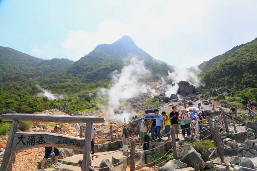 Tokyo: Mt. Fuji Tour, Hakone Ropeway, Owakudani, Lake Ashi - Lake Ashi’s pirate ships and the extra fare