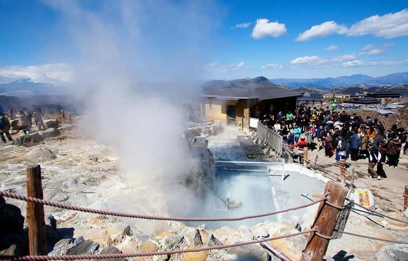 Tokyo: Mt. Fuji Tour, Hakone Ropeway, Owakudani, Lake Ashi - Riding the Hakone Ropeway above volcanic terrain