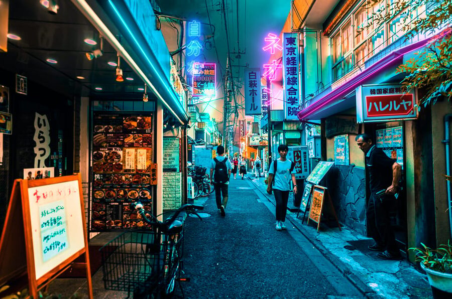 Tokyo Must-See Attractions Private Walking Tour With A Guide - Building a route that fits two, four, or eight hours