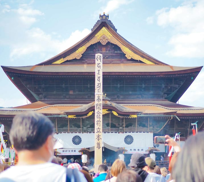 Tokyo: Nagano, Snow Monkeys and Zenko-ji Temple Private Tour - Why the snow monkeys make this trip special