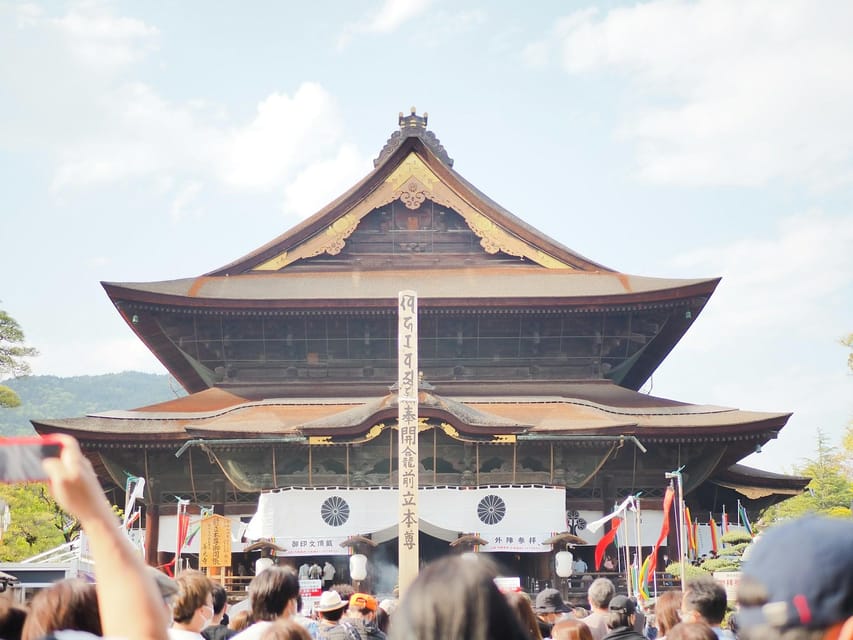 Tokyo: Nagano, Snow Monkeys and Zenko-ji Temple Private Tour - Zenko-ji Temple and the old heart of Nagano