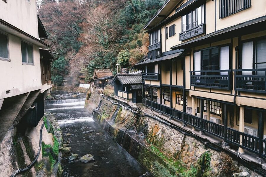 Tokyo: Nagano, Snow Monkeys and Zenko-ji Temple Private Tour - The long road from Tokyo or Hakone