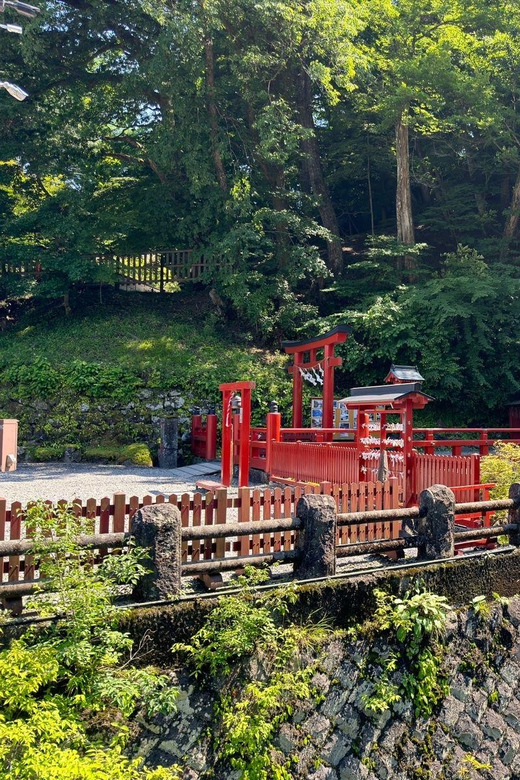 Tokyo: Nikko Private Day Tour - Shinkyo Bridge, a brief historic stop