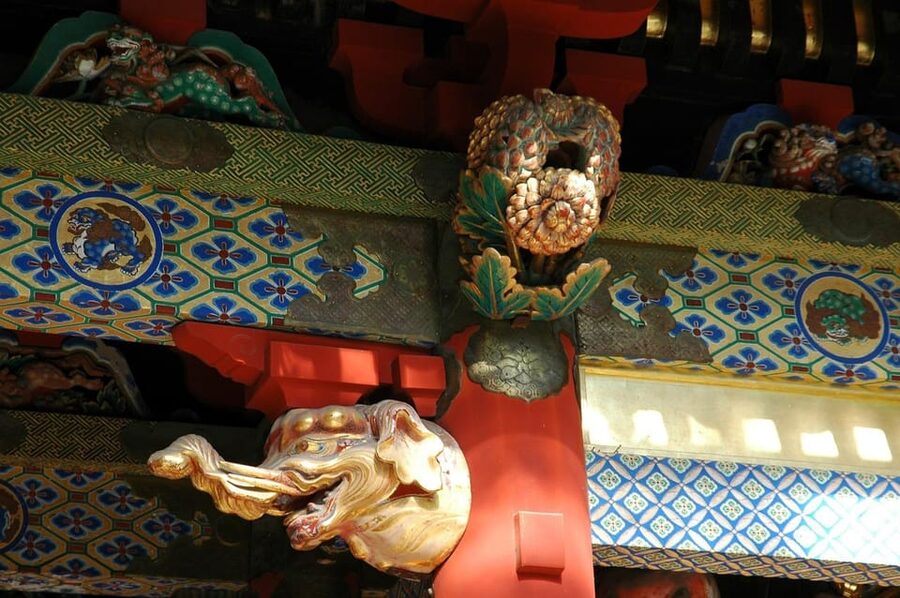 Tokyo: Nikko Private Day Tour with English Speaking Driver - Two hours inside Toshogu Shrine