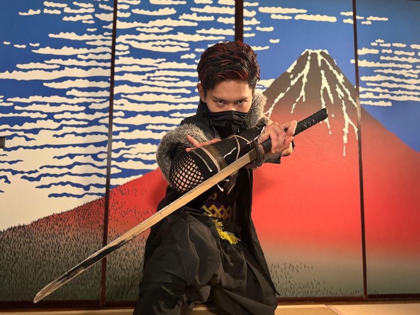 Tokyo: Ninja Sword Fighting Experience - Handling the practice sword