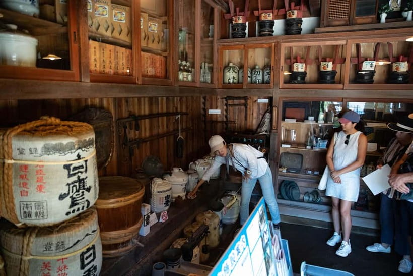 Tokyo: Old Quarter Yanaka Walking Tour - Why Yanaka feels different from modern Tokyo
