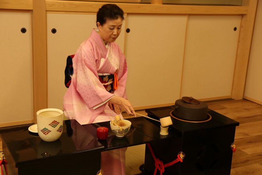 Tokyo: Practicing Zen with a Japanese Tea Ceremony - What this tea ceremony actually teaches you
