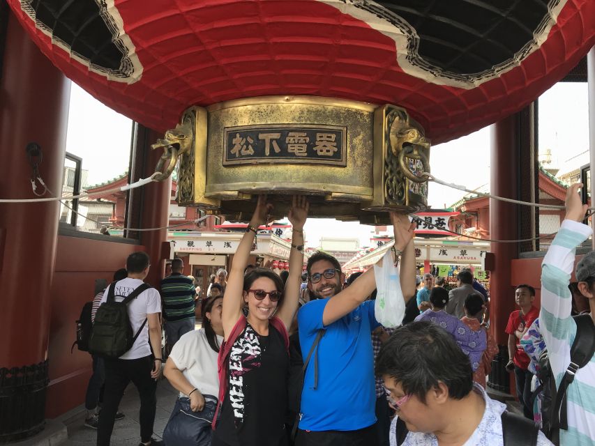 Tokyo: Private Custom Insider Tour with a Local Host - Markets, alleys, and the best kind of food stop