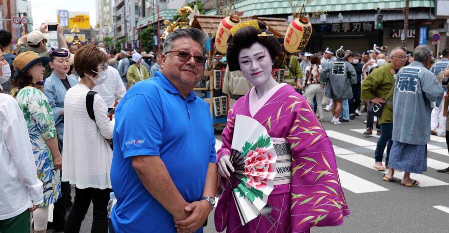 Tokyo: Private Custom Walking Tour with Local Guide - Asakusa and Senso-ji for a first taste of old Tokyo