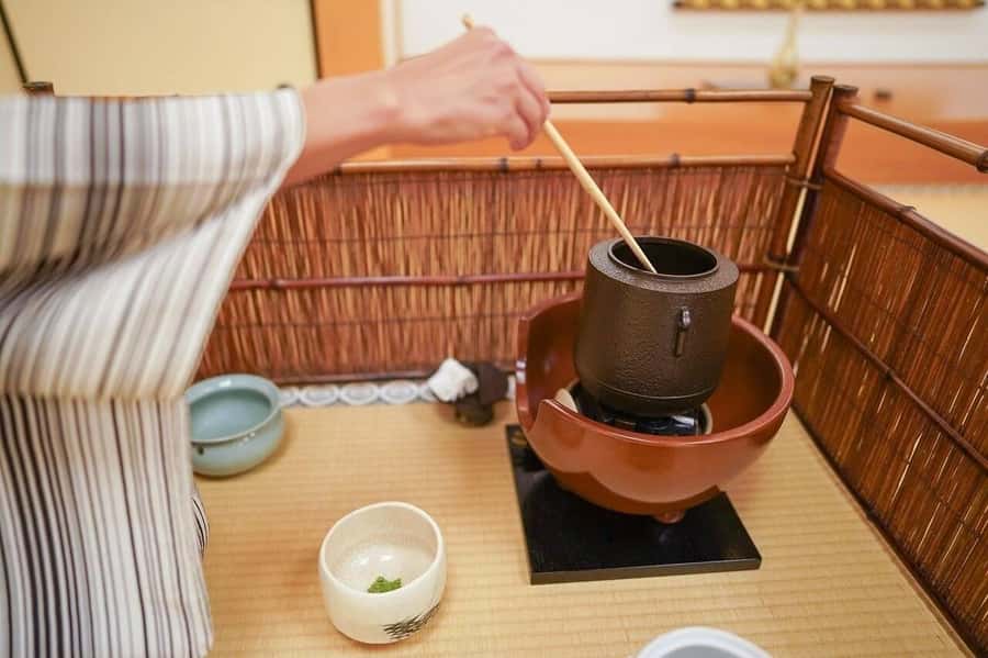 Tokyo: Private Japanese Traditional Tea Ceremony - English guidance and the role of the tea master