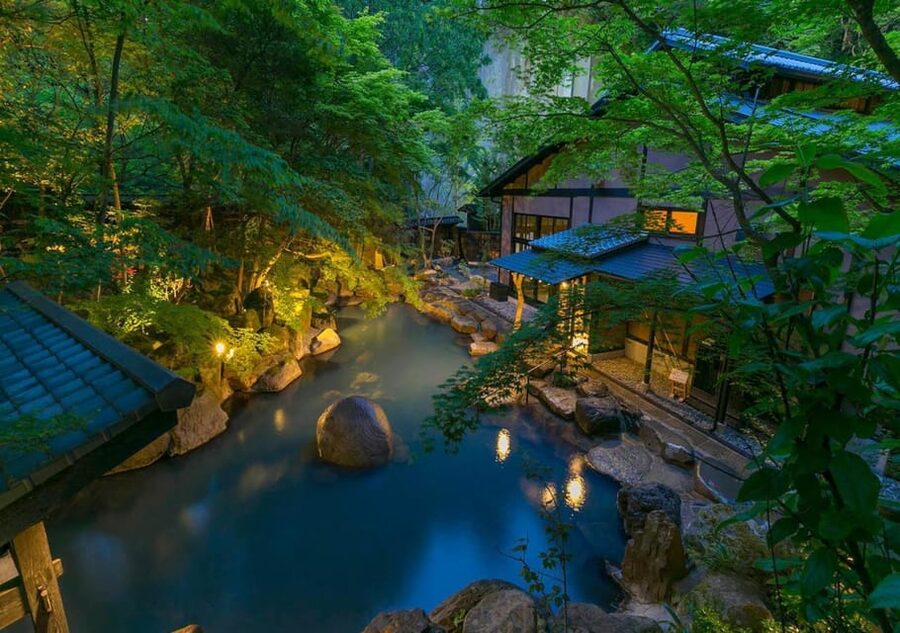 Tokyo: Private Motorcycle Day Trip to Fuji and Hakone: Onsen - Fuji viewpoints and the uncertainty of mountain weather