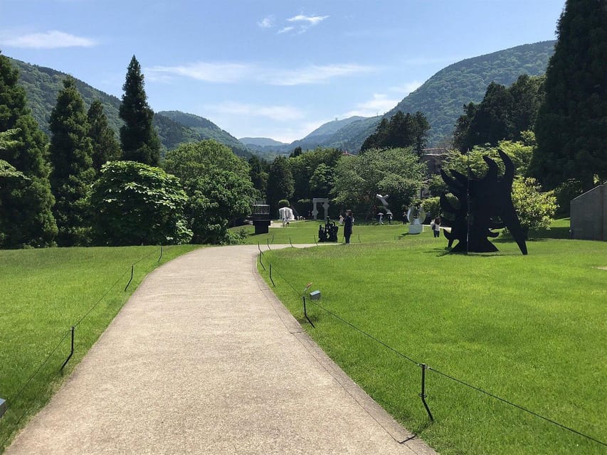 Tokyo private tour by car with pick up - Ueno Park and the choice between park and museum
