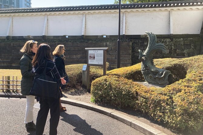 Tokyo Private Tour! Edo Castle & Imperial Palace East Gardens - How the guides shape the experience