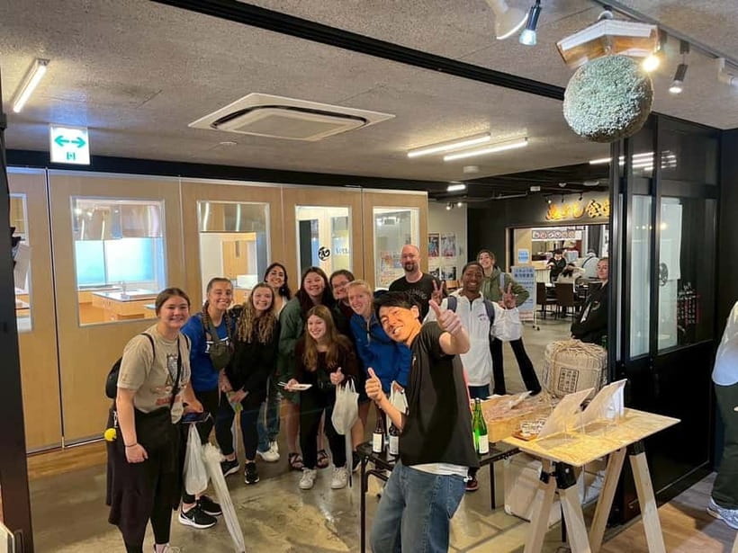 Tokyo: Private Tsukiji Street Food & Sake with Local Guide - Timing, comfort, and practical details