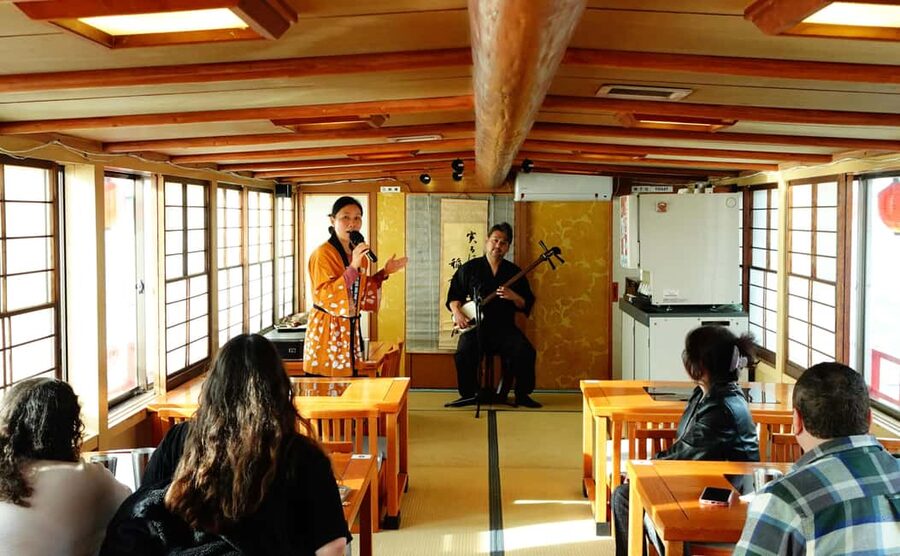 Tokyo: Rainbow Bridge Day Cruise Show and Only Soft Drinks - What the yakatabune adds to the experience