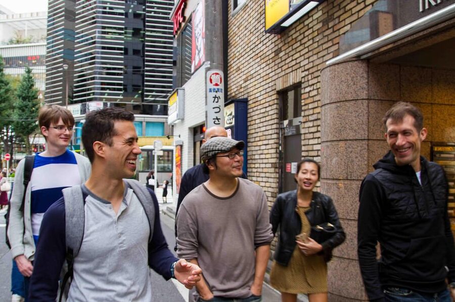 Tokyo: Ramen Tasting Tour with 6 Mini Bowls of Ramen - What the guide adds beyond the food