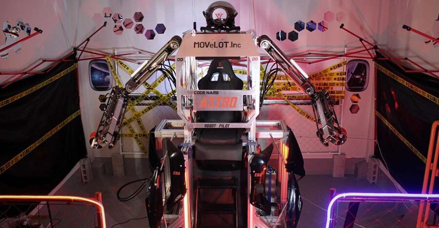 Tokyo: Robot Piloting Attraction Ticket - Piloting ASTRO, the main event