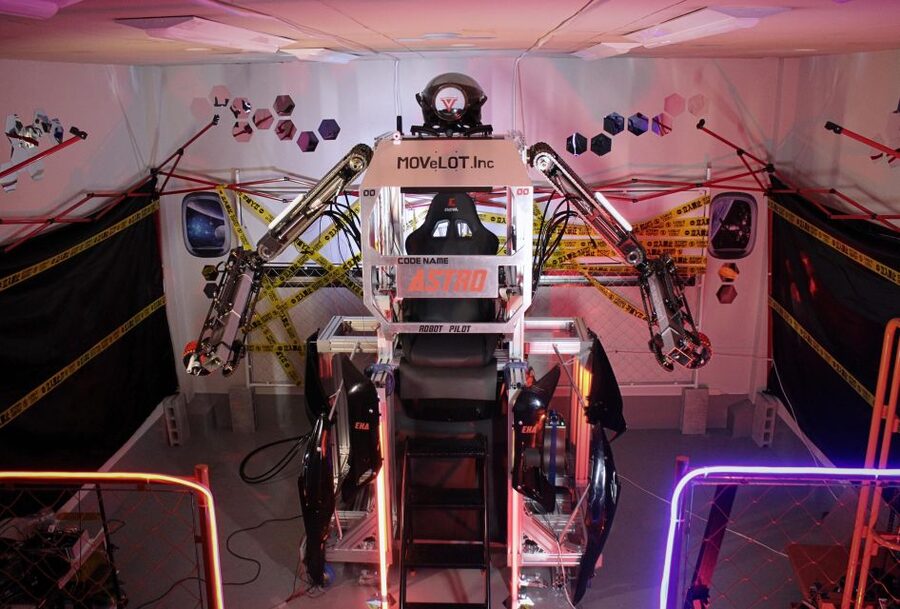 Tokyo: Robot Piloting Attraction Ticket - A compact session with three different kinds of play