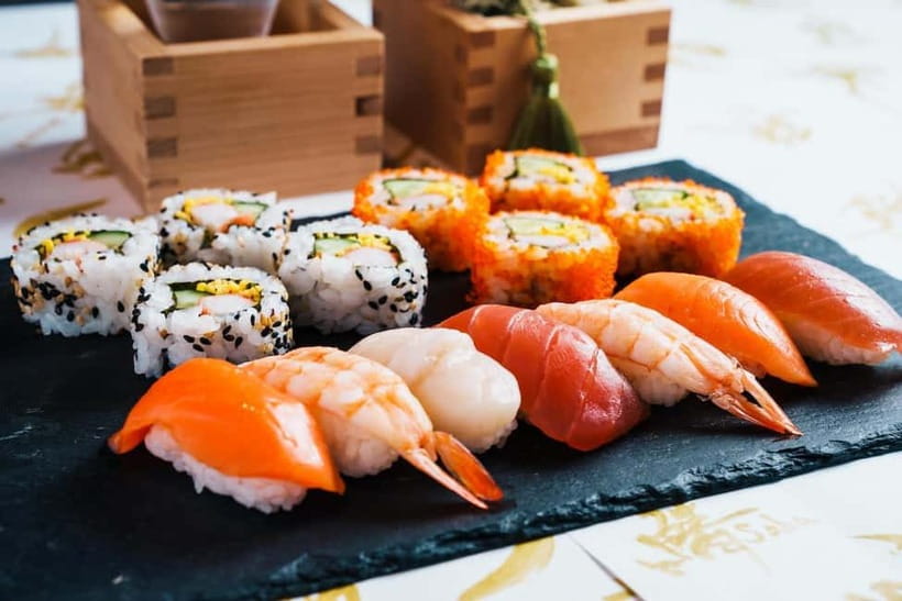 Tokyo: Roll and Authentic Sushi Making Class in Asakusa - The opening quiz makes sushi history easy to remember
