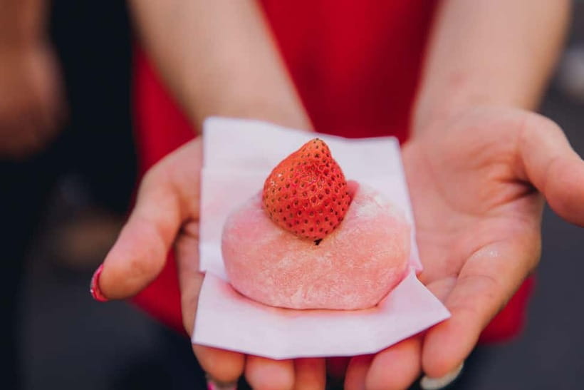 Tokyo’s Kitchen: Tsukiji Market Food & Culture Walk - Tsukiji Outer Market, where tasting becomes a lesson