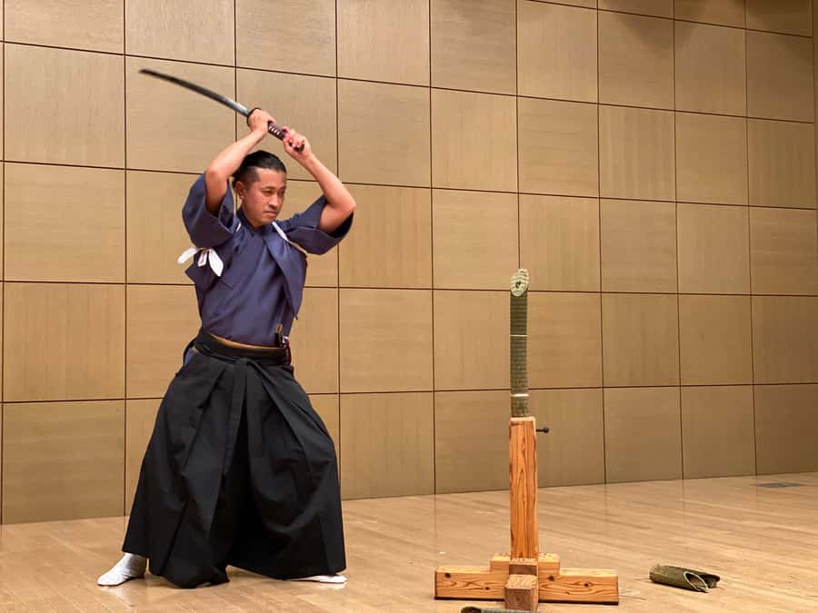 Tokyo: Samurai Experience with a real sword - Meeting point and timing in Tokyo