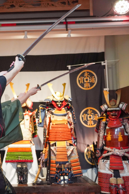 Tokyo: Samurai Experience with Lunch and Guided Tour - Lunch in a former teahouse
